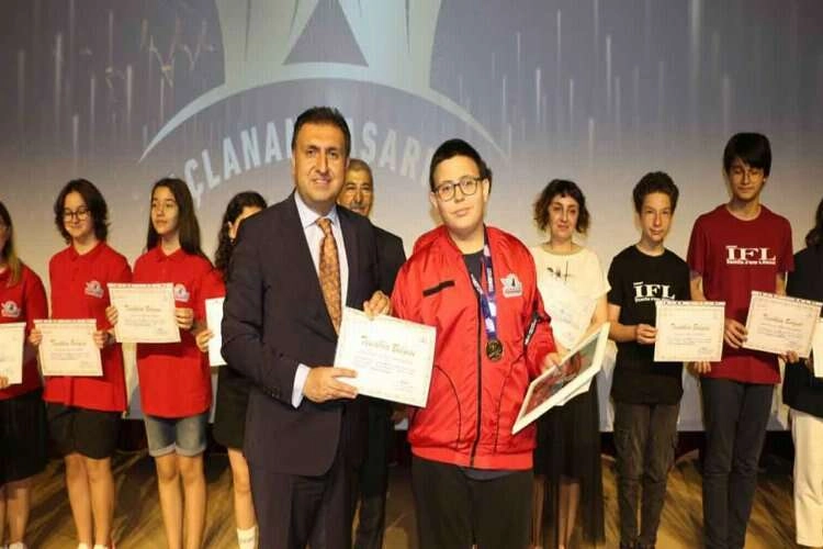 'Geleneksel Taçlanan Başarılar Gala Töreni' gerçekleştirildi haberinin görseli