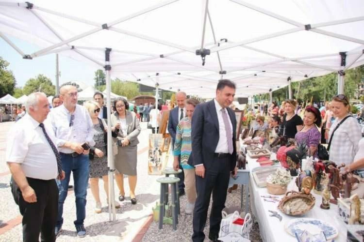 İzmir'de Hayat Boyu Öğrenme Haftası kutlandı haberinin görseli