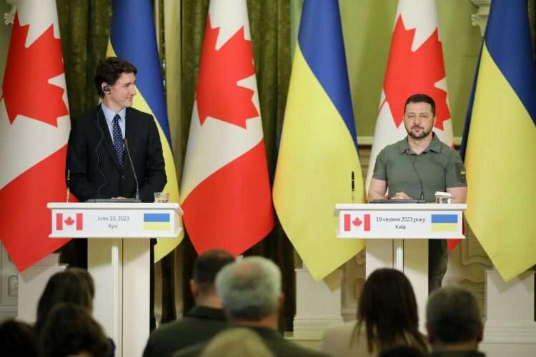 Zelenskiy ve Kanada Başkanı Trudeau Kiev’de bir araya geldi haberinin görseli