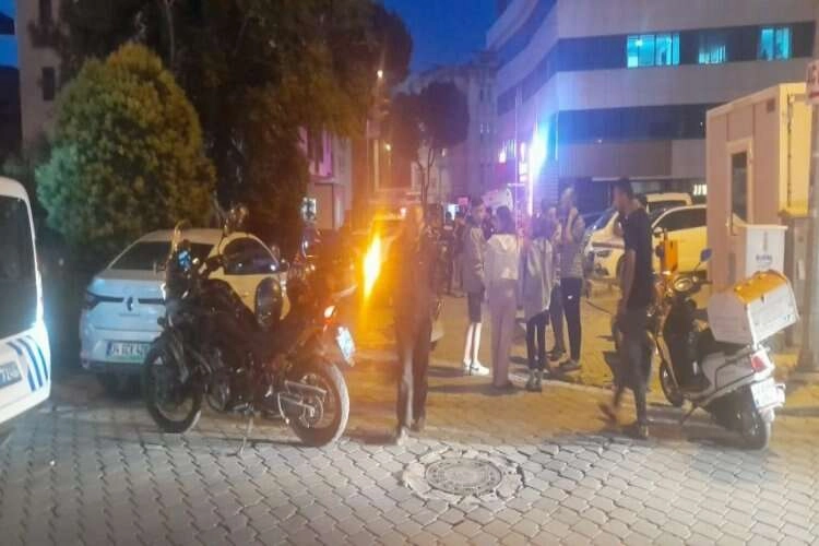 Kadın kılığında dolaşan erkek avukat çıktı haberinin görseli