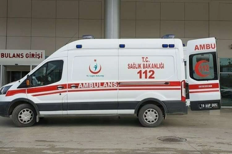 Ehliyetsiz motosikletli hem parmağından oldu hem parasından