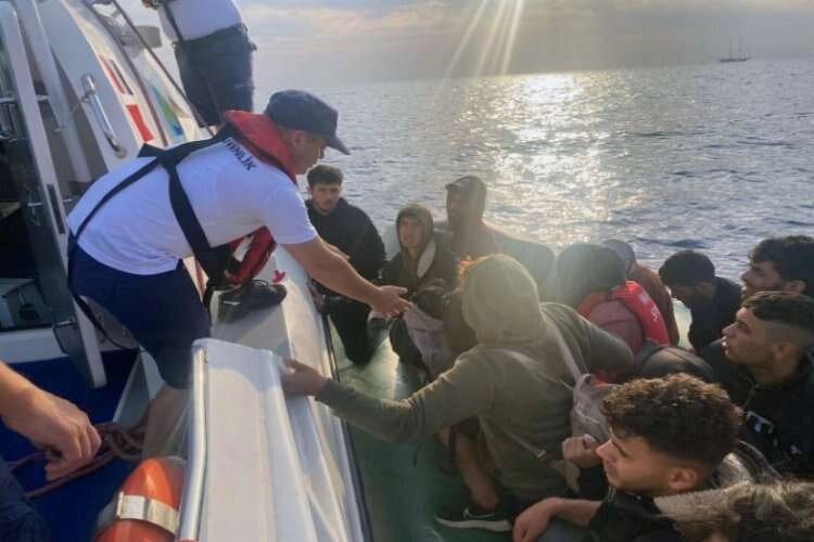 Muğla'da 37 düzensiz göçmen kurtarıldı haberinin görseli