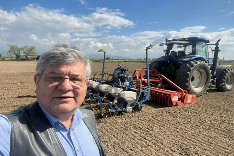Posacı, tarlaya inip tarımsal üretime başladı haberinin görseli