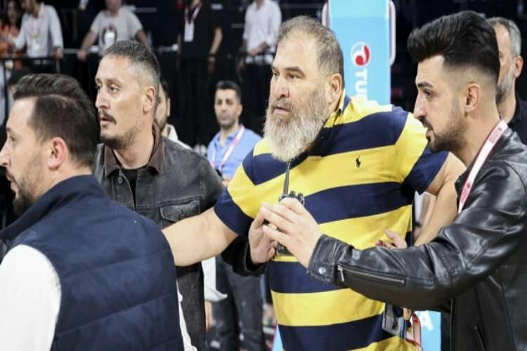 Fenerbahçe Beko'ya olaylardan dolayı ceza yağdı  haberinin görseli