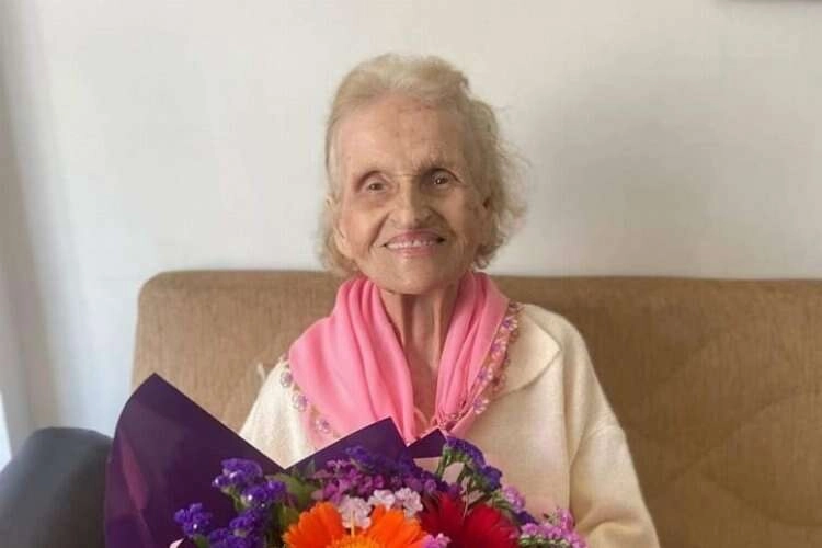 103 yaşındaki roman yazarı, hayata gözlerini yumdu haberinin görseli
