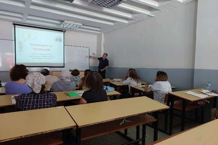 Ege Üniversitesi, kadınlara E-Ticaret Eğitimi verecek haberinin görseli