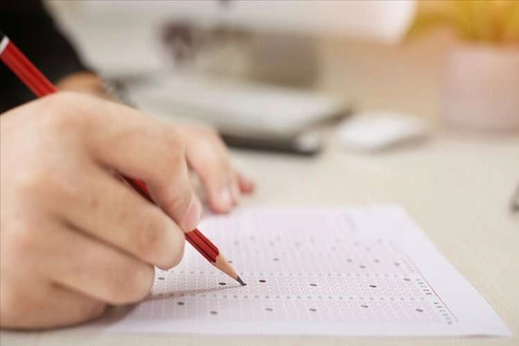 YKS'ye başvuran en genç aday 15, en yaşlı aday 89 yaşında haberinin görseli