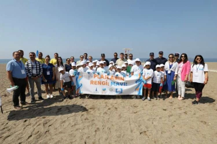 Menderes'in plajlarına mavi bayraklar çekildi haberinin görseli