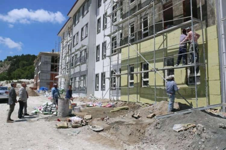 Müdür Başyiğit, eğitim yatırımlarını yerinde inceledi haberinin görseli