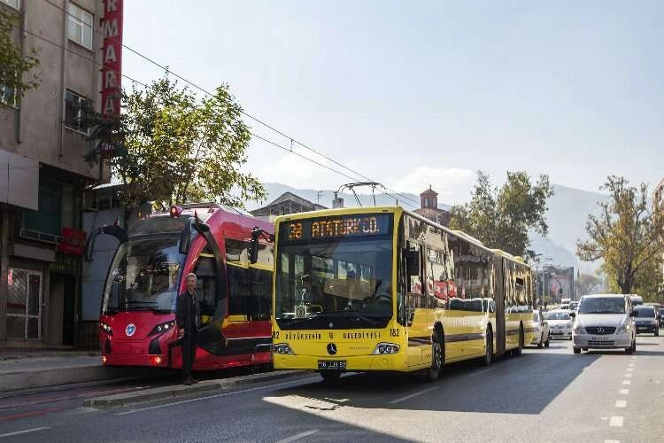 Bursa'da üniversite adaylarına ücretsiz ulaşım haberinin görseli