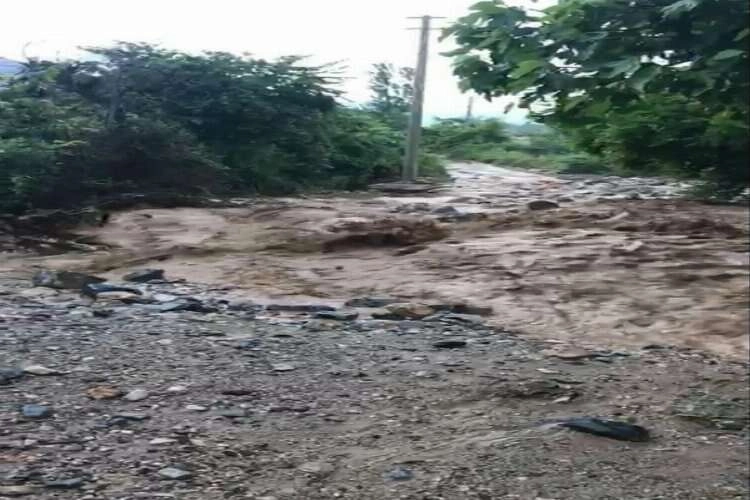 Muğla'da uyarının ardından sağanak yağış etkili oldu haberinin görseli