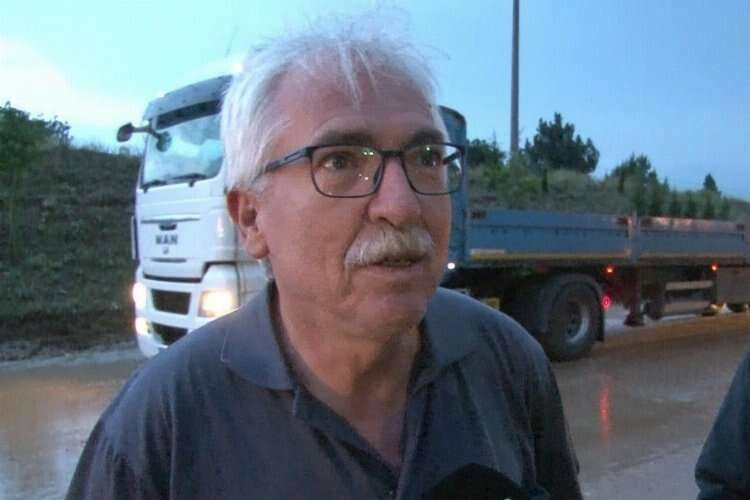 Çamurun yuttuğu araçtan kurtulan kişi anlattı haberinin görseli