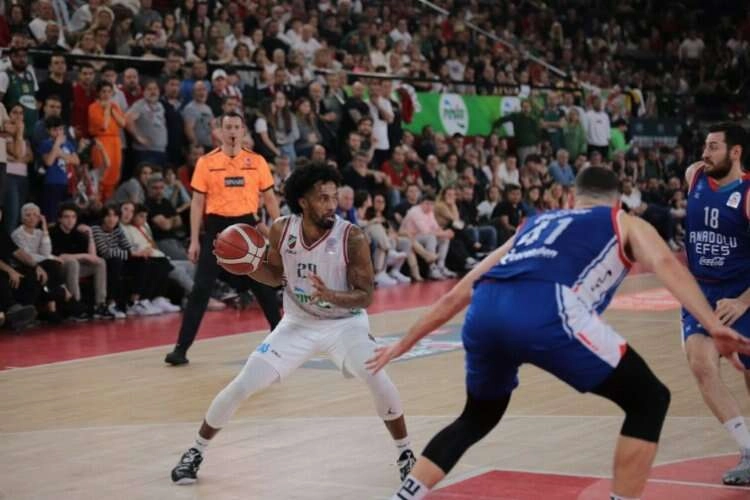 Pınar Karşıyaka-Anadolu Efes final serisi başlıyor haberinin görseli