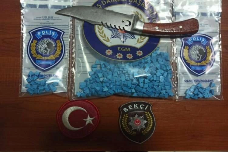 Motosiklet sürücüsünün poşetinden neler çıktı? haberinin görseli