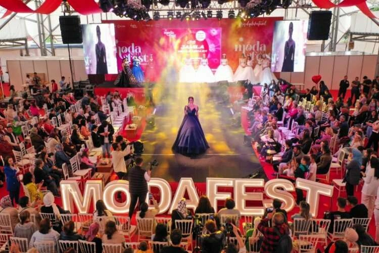 ModaFest renkli görüntülerle sona erdi haberinin görseli