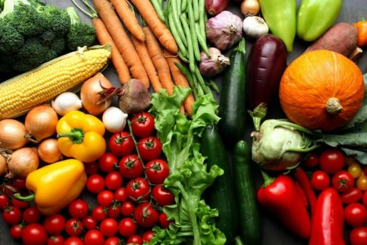 Yaş meyve ve sebzede 1,4 milyar dolar hedefi aşılacak haberinin görseli