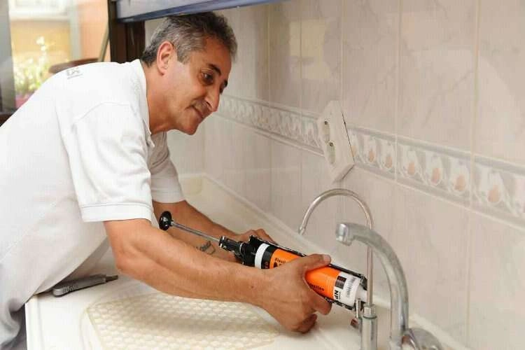Karşıyaka Belediyesi'nden evde tamir hizmeti haberinin görseli