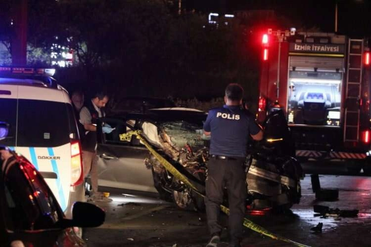İzmir'de otomobil yarışı can aldı haberinin görseli
