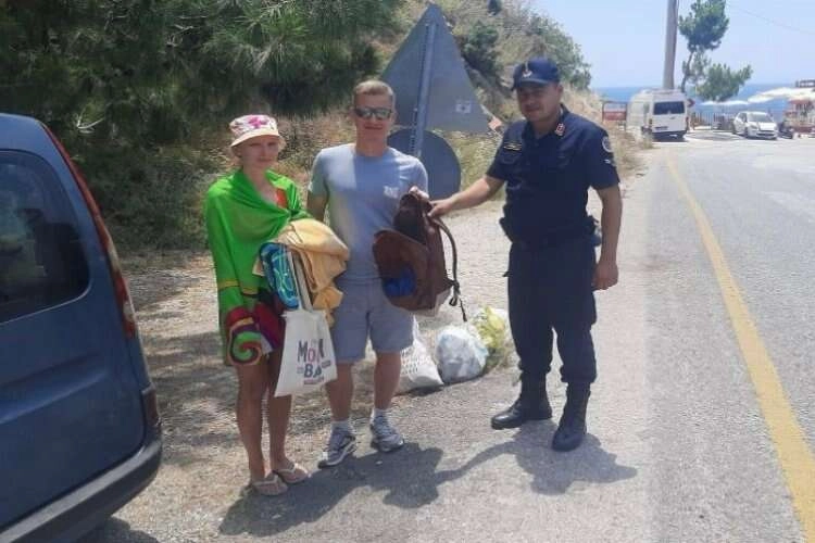 Turistlerin eşyalarını çalan hırsız yakalandı haberinin görseli