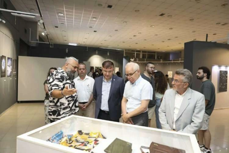 DEÜ'den sanat ve sanatseverleri buluşturan sergi haberinin görseli