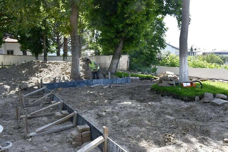 Güzelçamlı Mahallesi'nde yeşil alanlar artıyor haberinin görseli