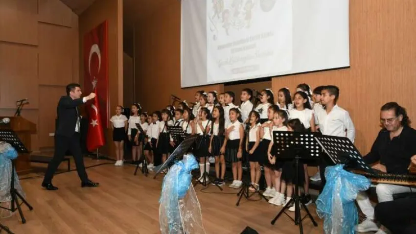 karabaglar belediyesi cocuk korosu (2) (Özel)