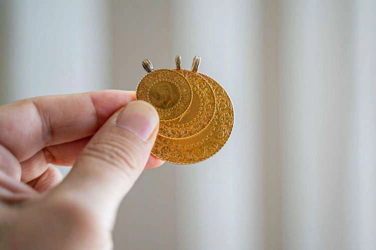 Uzmanlar uyarıyor: Altın fiziksel olarak saklanmamalı haberinin görseli