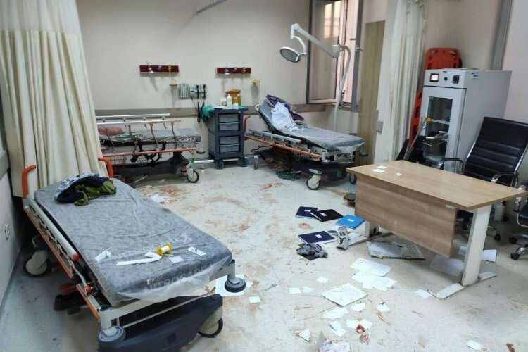 Doktoru darp edip, hastaneyi birbirine kattılar haberinin görseli