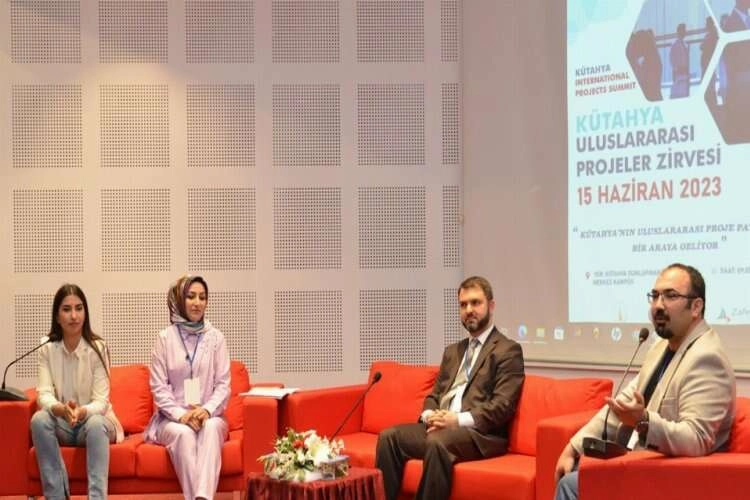 DPÜ’de Uluslararası Projeler Zirvesi gerçekleşti haberinin görseli