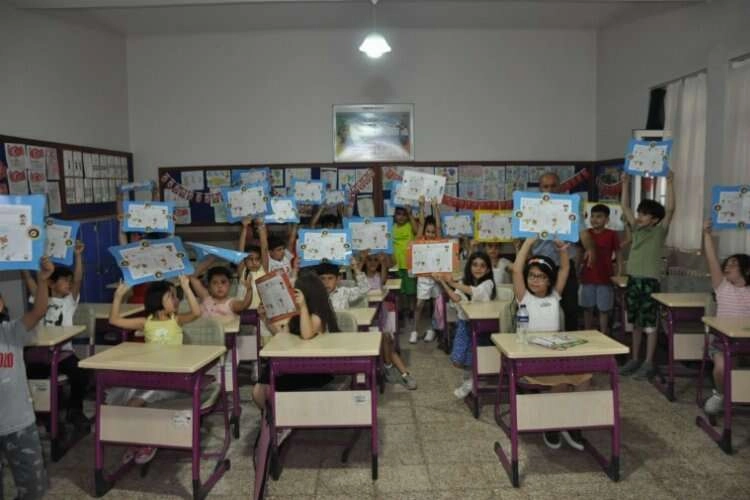 Salihli'de 27 bin 483 öğrenci karne sevinci yaşadı haberinin görseli