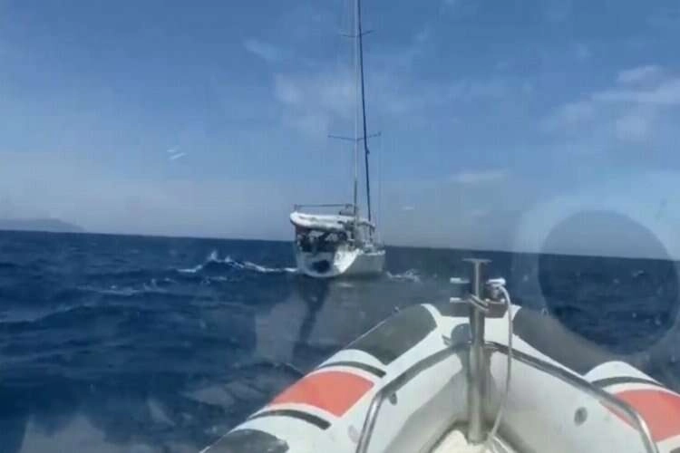 İzmir'de FETÖ firarileri tutuklandı haberinin görseli