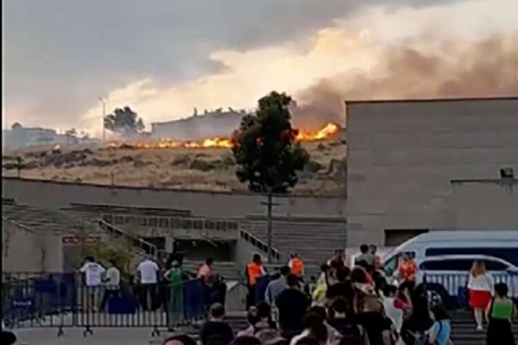 İzmir Bornova'da korkutan yangın haberinin görseli
