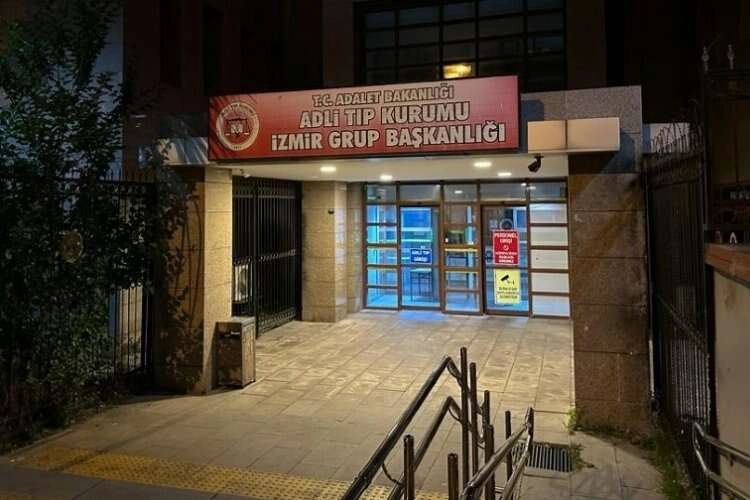 İzmir'de şüpheli ölüm: Kocası kayıplara karıştı haberinin görseli