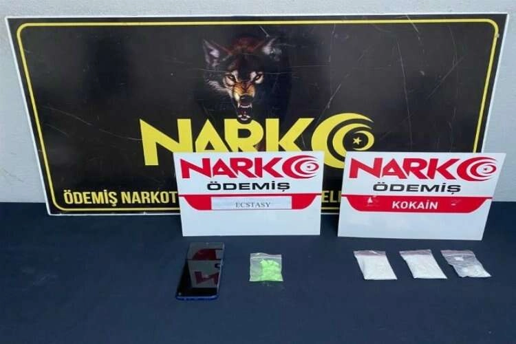 İzmir'de avukat, cezaevine uyuşturucu sokarken yakalandı haberinin görseli