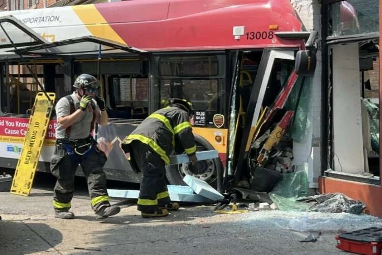 ABD’de otobüs kazası: Çok sayıda yaralı var haberinin görseli