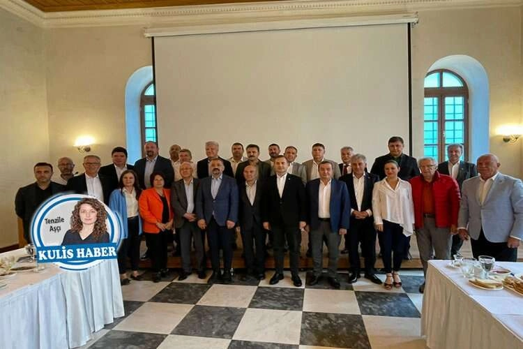Kritik toplantıda Akın’dan dikkat çeken talimat haberinin görseli