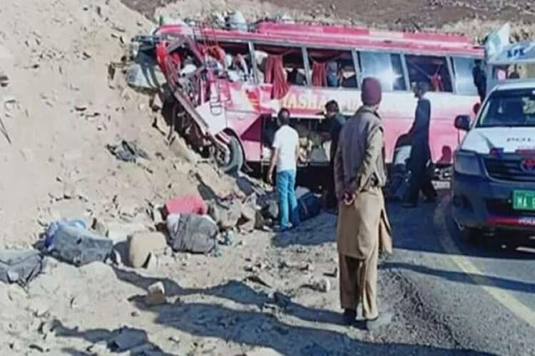 Pakistan’da otobüs kazası: 13 ölü haberinin görseli