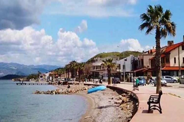 İzmir'de sakin bir yaz için: Çeşmealtı haberinin görseli