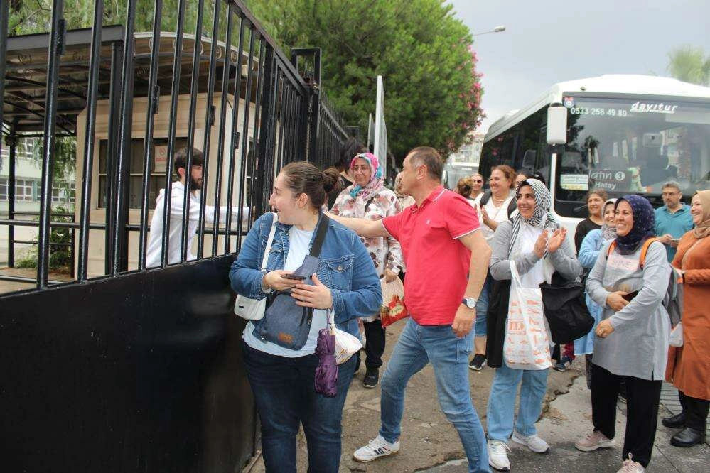 Unutkan adayın imdadına başka bir adayın velisi koştu