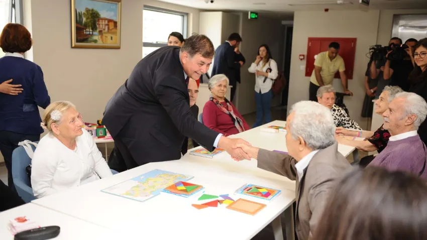 Başkan Dr. Cemil Tugay
