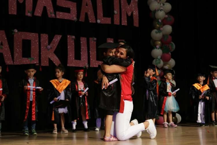Anaokulu öğrencileri izleyicileri büyüledi haberinin görseli
