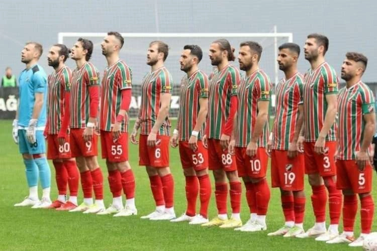 Karşıyaka, futbolda umduğunu bulamıyor