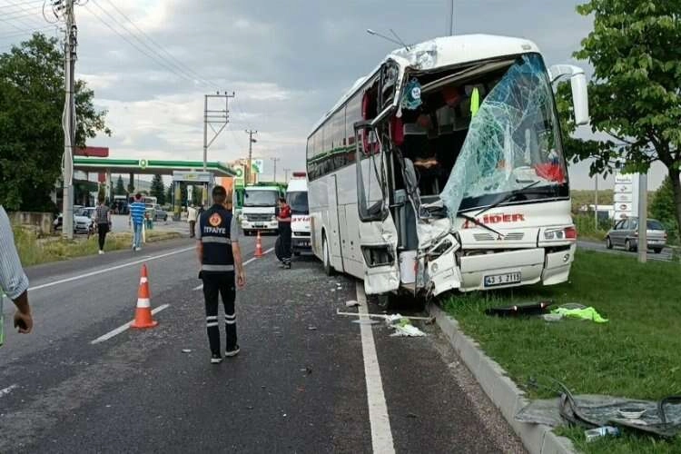 Kütahya Tavşanlı'da işçi servisleri çarpıştı haberinin görseli