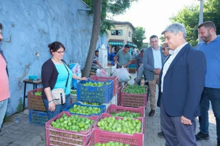 Başkan Çömden, ilek pazarını ziyaret etti haberinin görseli