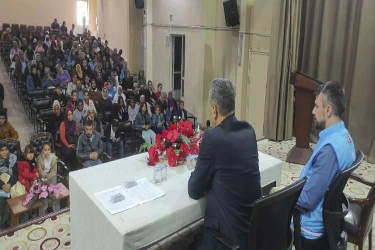 Afyonkarahisar'da öğrencilere yardım çeki! haberinin görseli