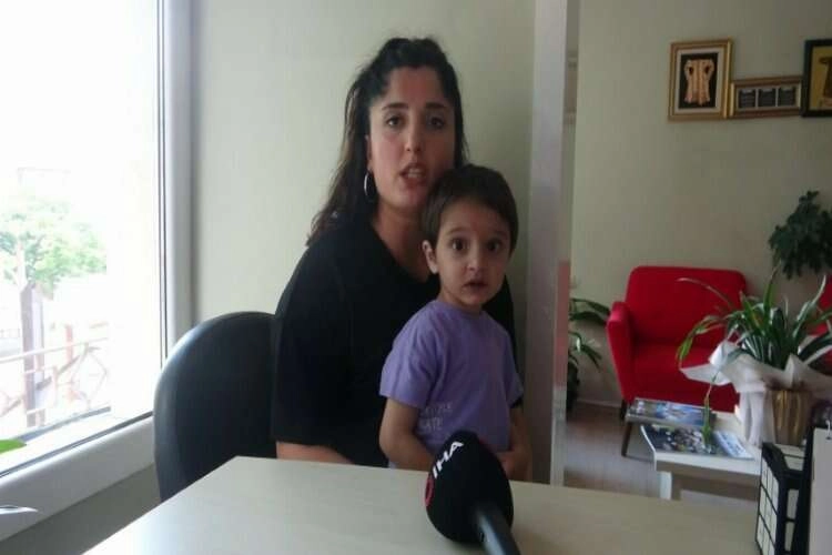 Kreşte çocuğu düşen anne mücadele veriyor haberinin görseli