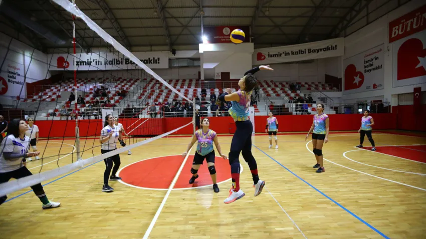 Bayraklı'da yaz spor okulları
