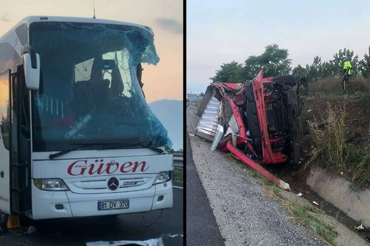 Denizli'de feci kaza! Tır, yolcu otobüsüyle çarpıştı haberinin görseli
