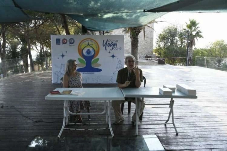 Kuşadası'nda Yoga Günü söyleşi gerçekleştirildi haberinin görseli