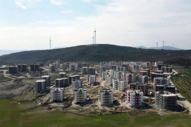 AK Partili Aydın'dan CHP'li Belediye'ye TOKİ tepkisi! haberinin görseli